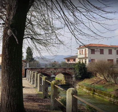 Scorco di via IV Novembre a Sovizzo, sede dello studio di progettazione edilizia dell'Architetto Aldo Rampazzo